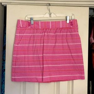 Vineyard Vines pink whales mini skirt. Size 10.
